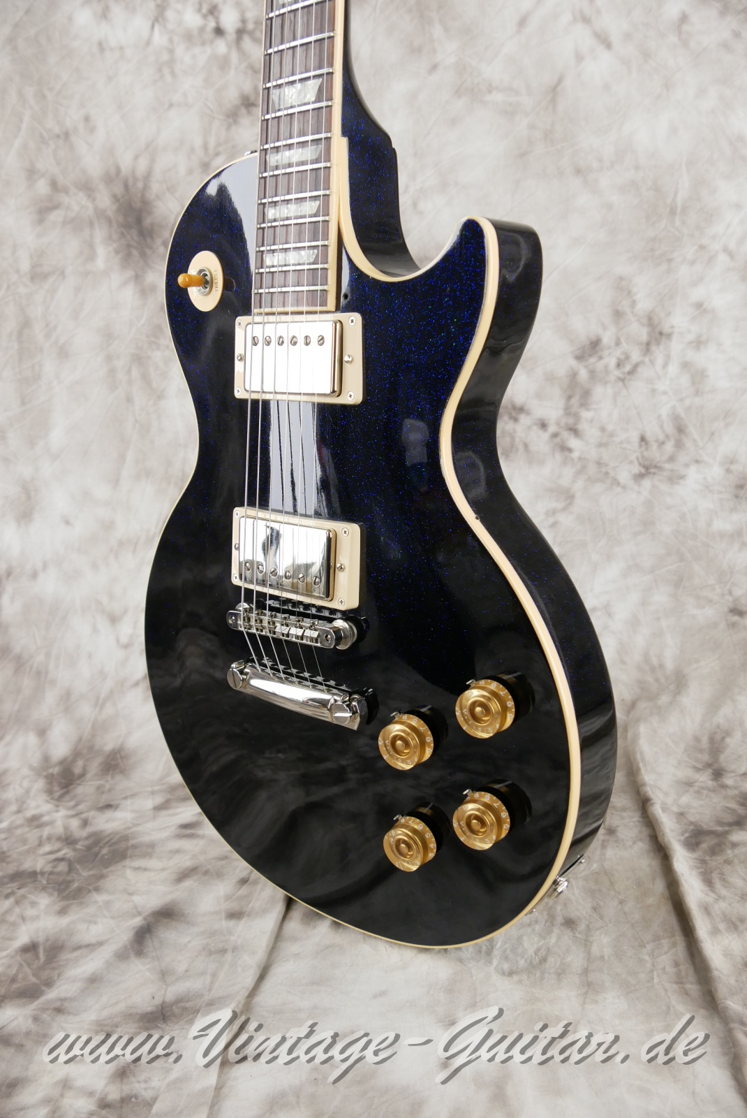 Gibson_Les Paul_Standard_Custom_Shop_edition_dark_blue_sparkle_1993-010.JPG